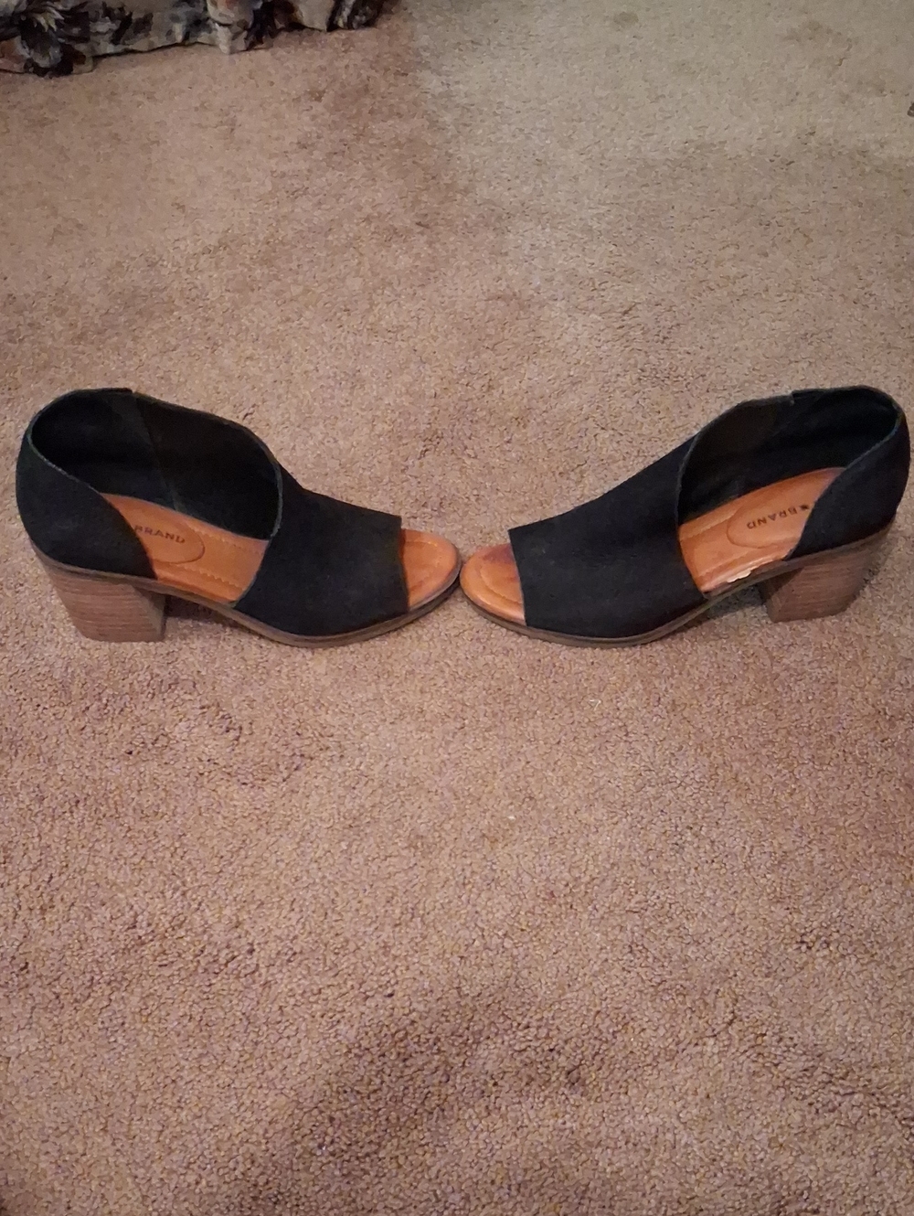 Lucky Brand Black Open-Toe Low Block Heel Sandals